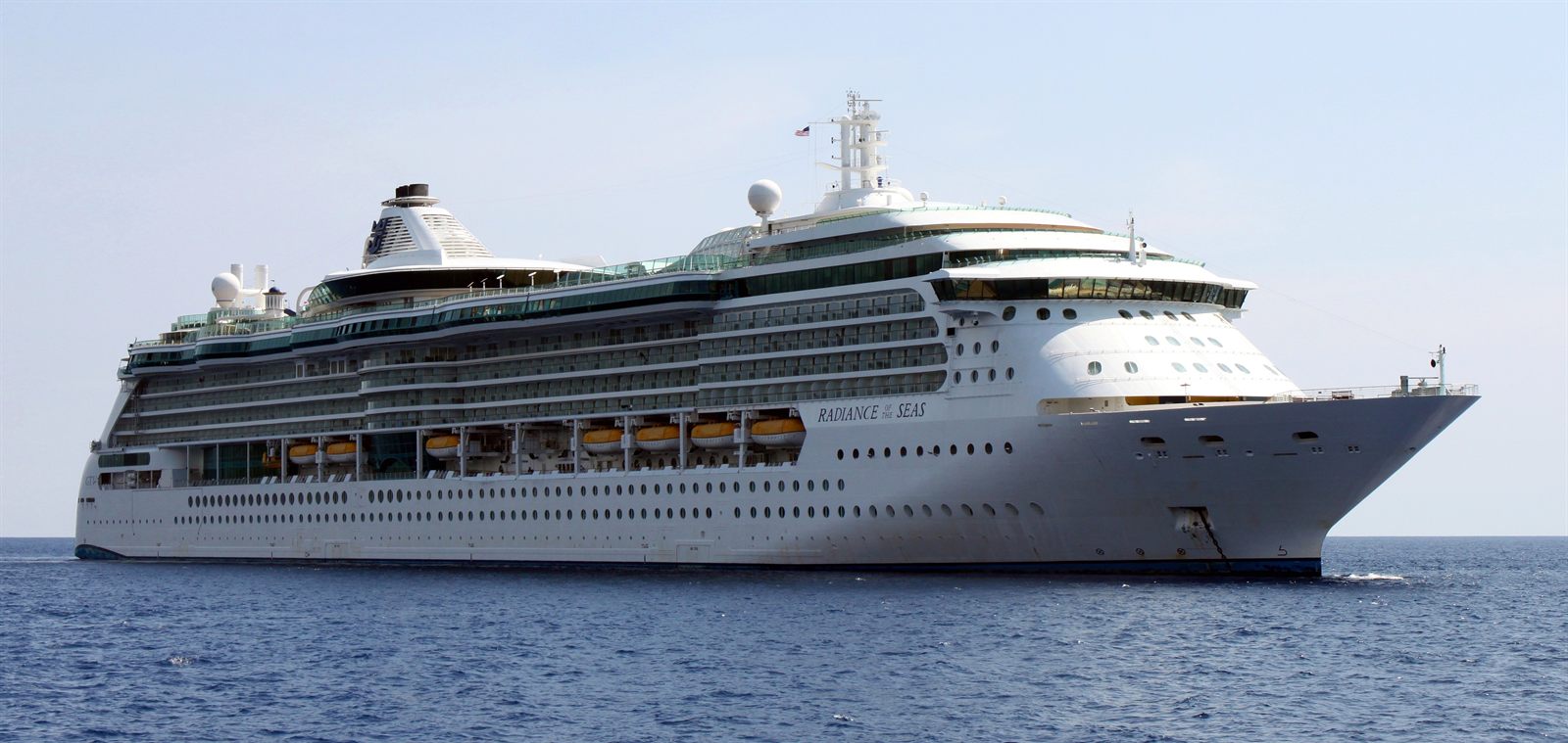 Foto do navio Radiance of the Seas em Kona, no Havaí.